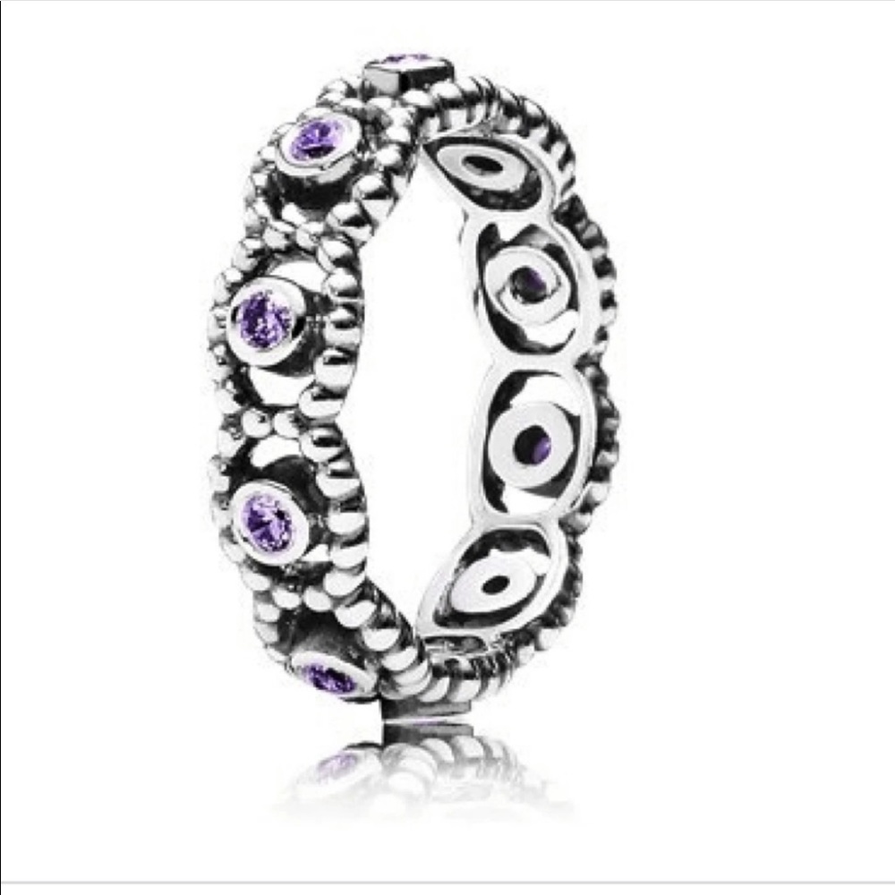Pandora her majesty ring in purple